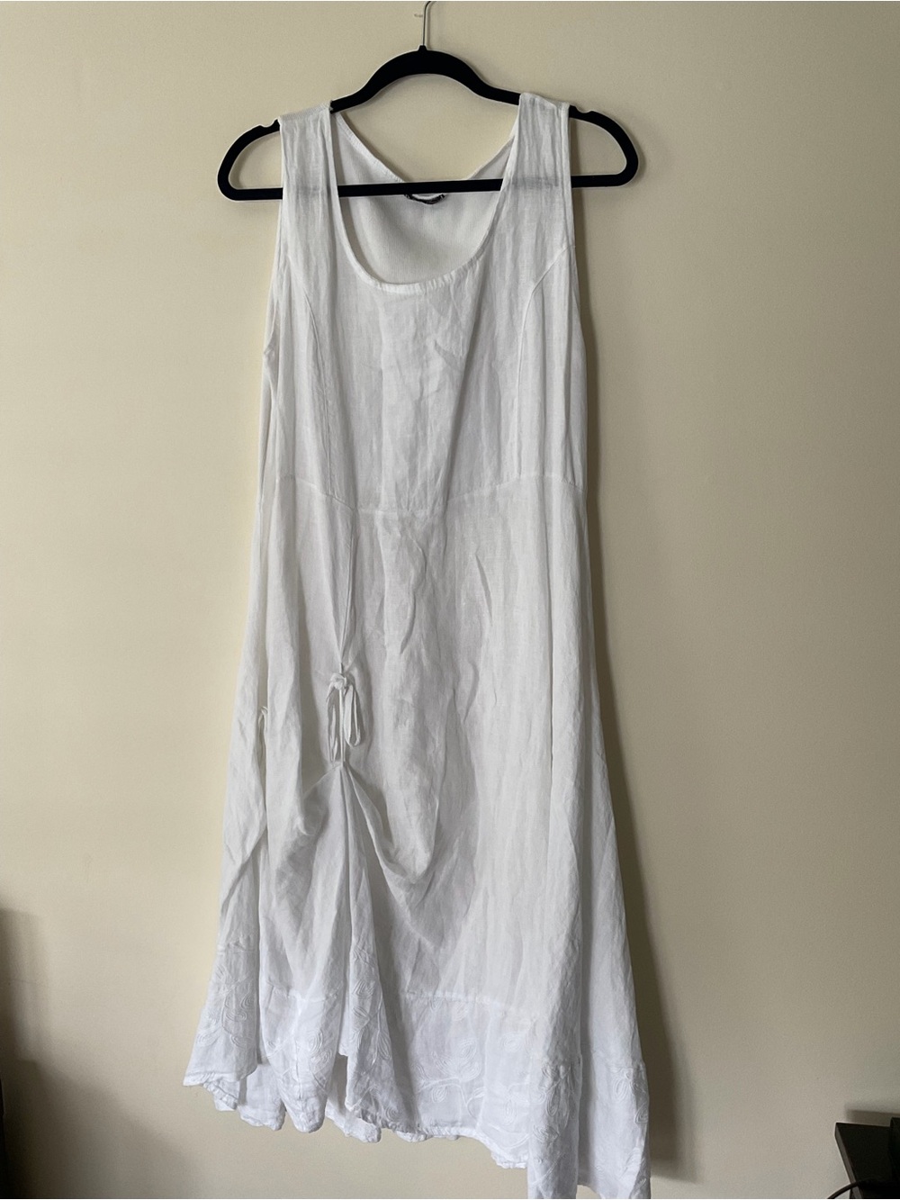 Bella Amore White Linen Scoop Neck Tank - Picture 2 of 12